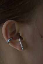 Load image into Gallery viewer, Unisex silver ear cuff essential Ambon | Sterling Silver - White Rhodium
